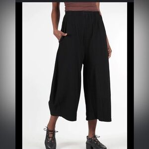Christian Wijnants wide leg crop pants. A11
